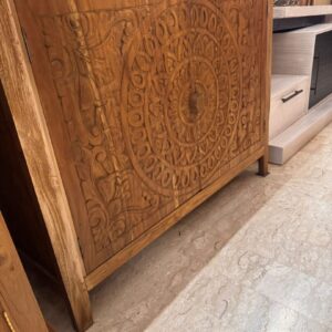 Credenza Lines